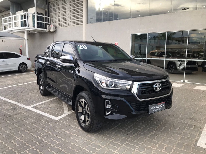 toyota hilux cd srx 4x4 2.8  diesel automatico3