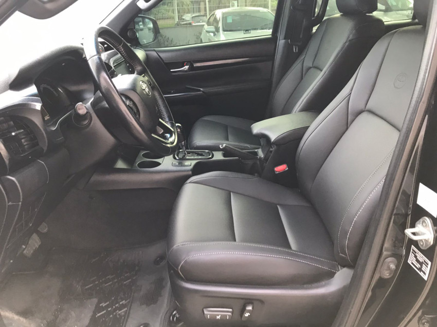 toyota hilux cd srx 4x4 2.8  diesel automatico7