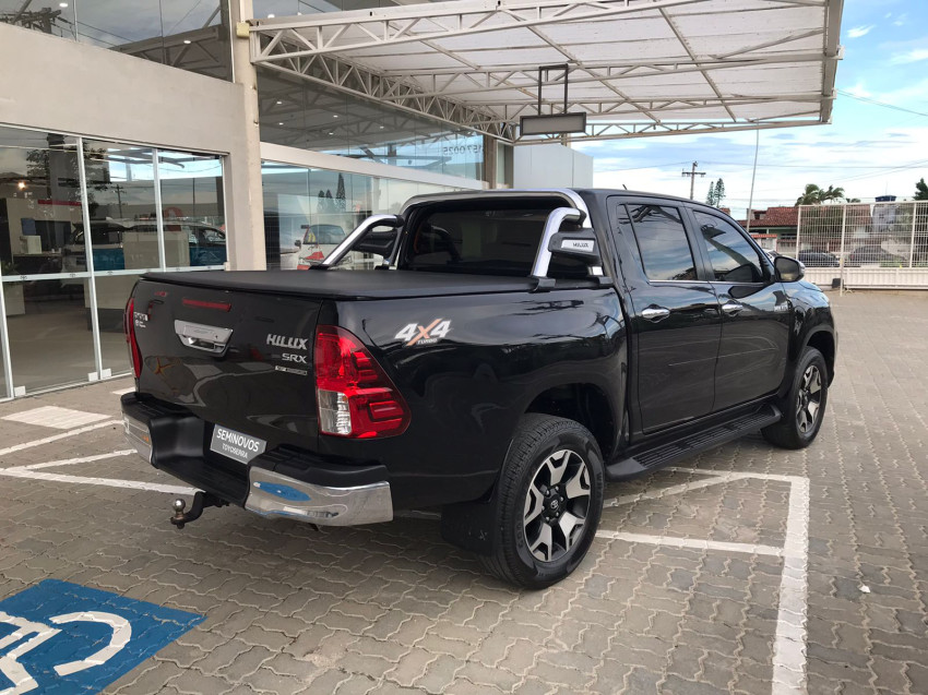 toyota hilux cd srx 4x4 2.8  diesel automatico4