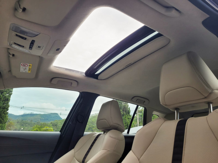 toyota corolla cross xrx 1.8  automatico (hibrido)18