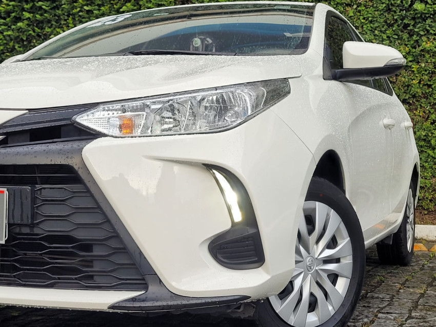 baixa km! - toyota yaris xl sedan 1.5 flex  automatico16