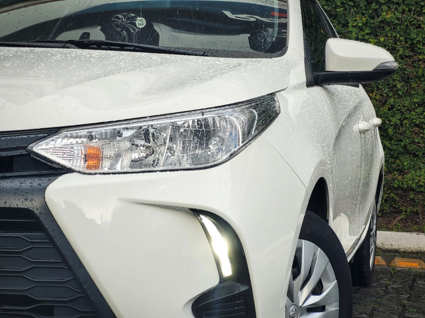 baixa km! - toyota yaris xl sedan 1.5 flex  automatico17