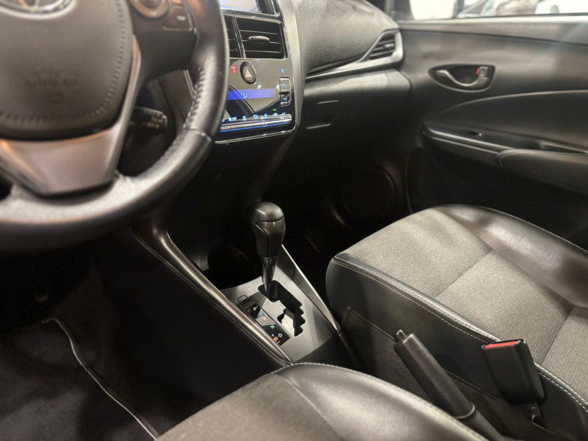 toyota yaris xs sedan 1.5 flex  automatico15