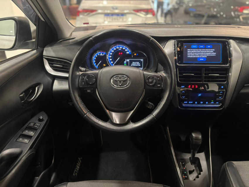 toyota yaris xs sedan 1.5 flex  automatico12