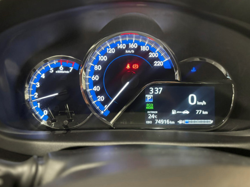 toyota yaris xs sedan 1.5 flex  automatico14