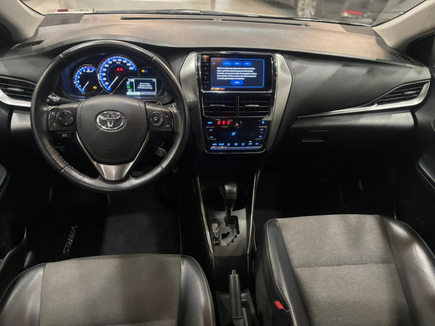 toyota yaris xs sedan 1.5 flex  automatico6