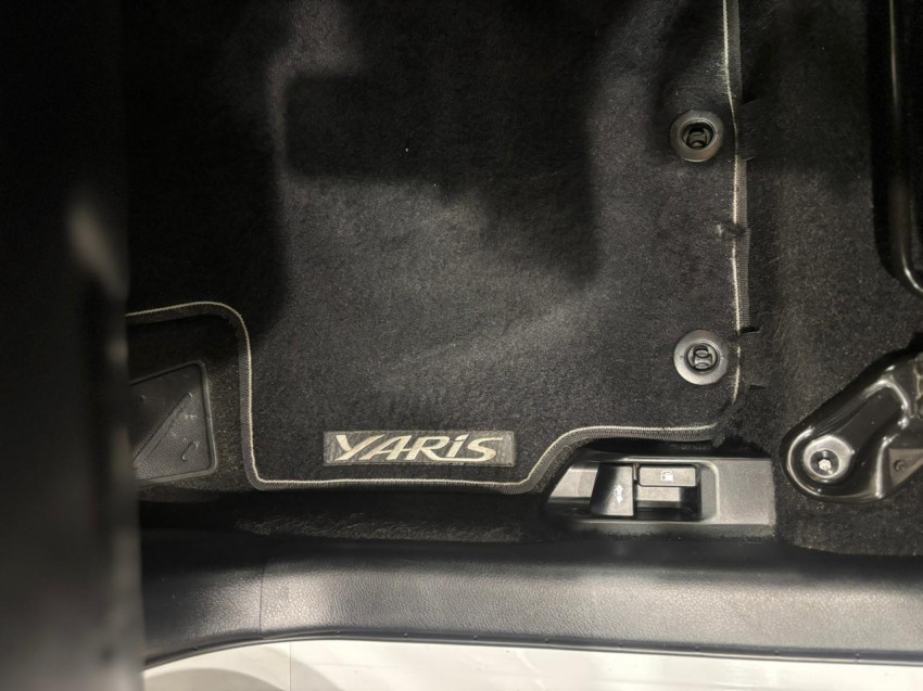 toyota yaris xs sedan 1.5 flex  automatico17