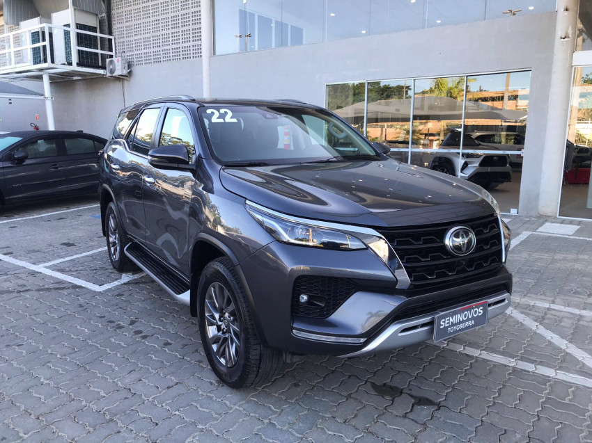 toyota hilux sw4 srx 4x4 2.8  dies. automatico3