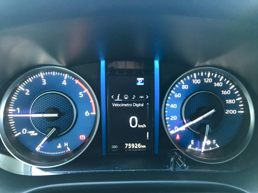 toyota hilux sw4 srx 4x4 2.8  dies. automatico9