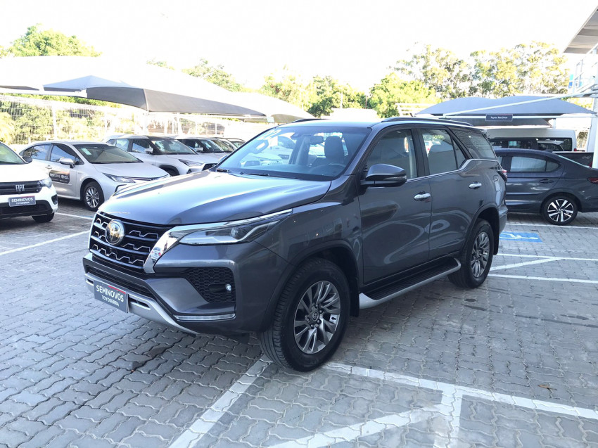 toyota hilux sw4 srx 4x4 2.8  dies. automatico1
