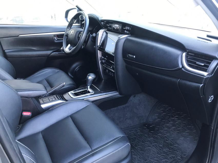 toyota hilux sw4 srx 4x4 2.8  dies. automatico10