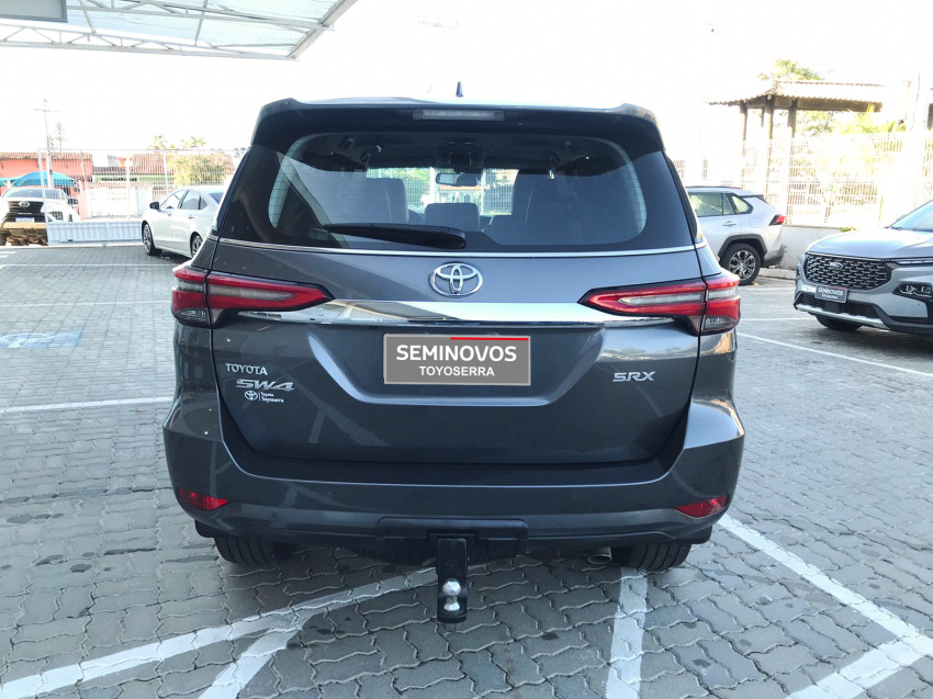 toyota hilux sw4 srx 4x4 2.8  dies. automatico13