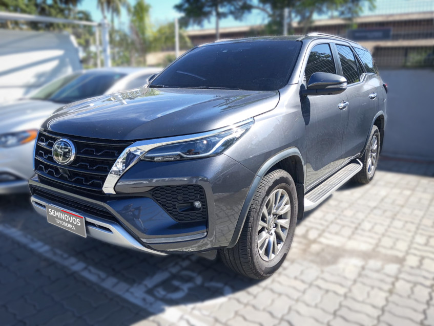 toyota hilux sw4 srx 4x4 2.8  dies. automatico1