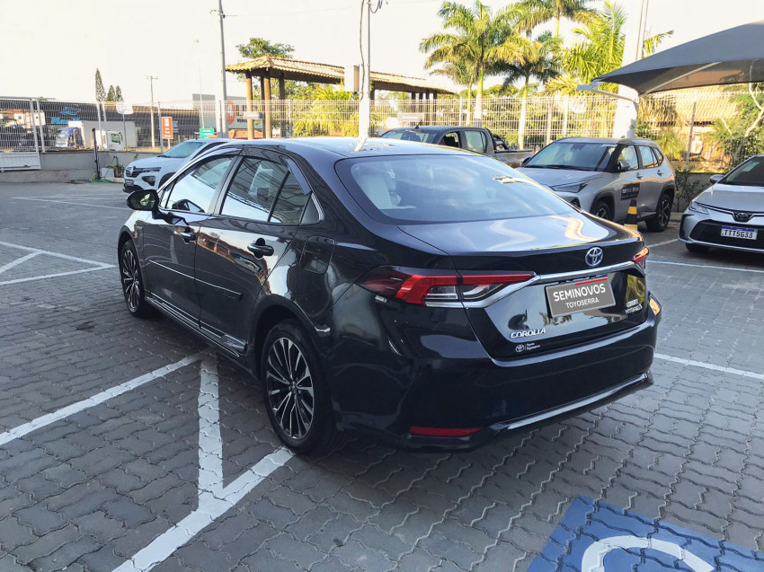 toyota corolla altis prem. 1.8 automatico (hibrido)5