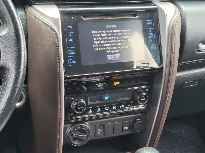 toyota hilux sw4 srx 4x4 2.8  dies. automatico13