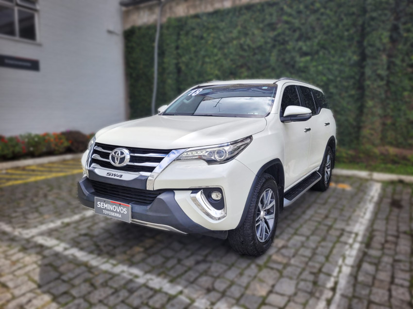 toyota hilux sw4 srx 4x4 2.8  dies. automatico2