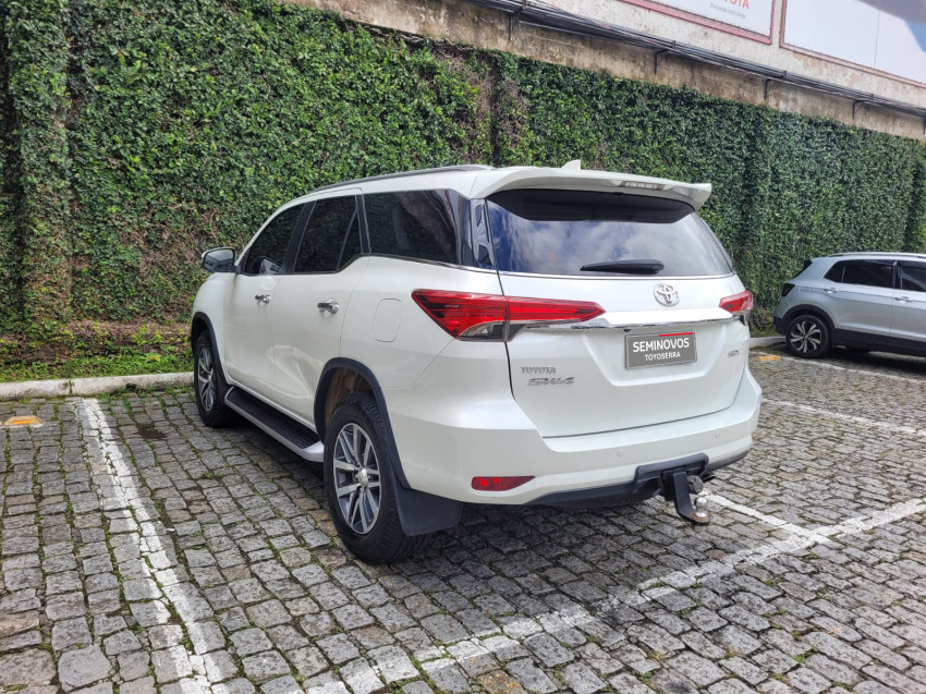 toyota hilux sw4 srx 4x4 2.8  dies. automatico5