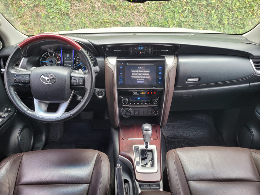 toyota hilux sw4 srx 4x4 2.8  dies. automatico6