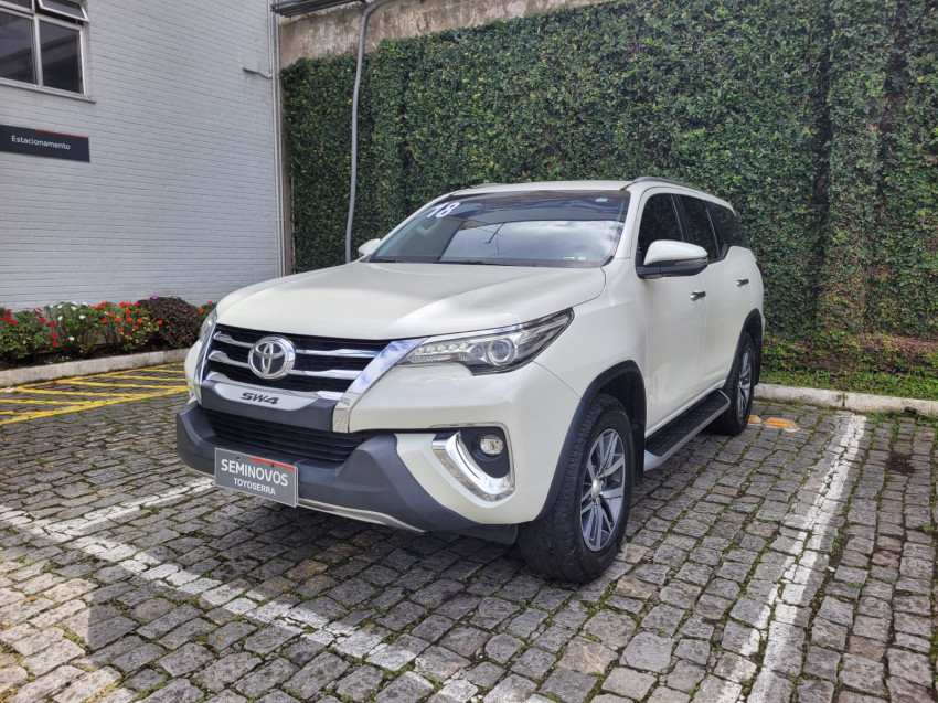 toyota hilux sw4 srx 4x4 2.8  dies. automatico1