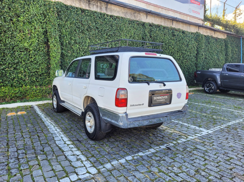 toyota hilux sw4 4x4 3.0  tb diesel5