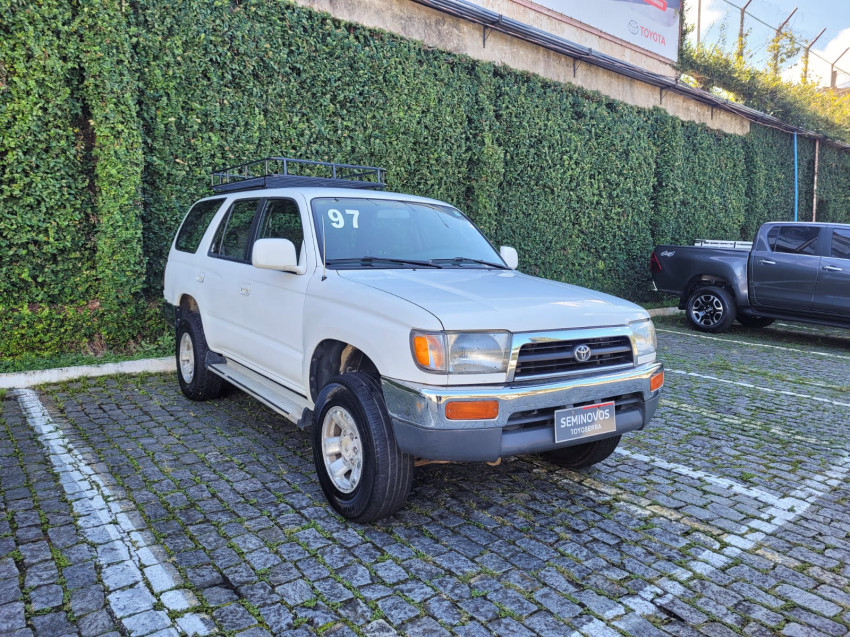toyota hilux sw4 4x4 3.0  tb diesel3