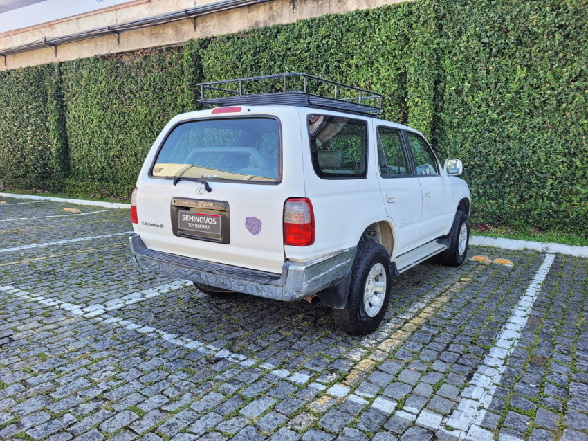 toyota hilux sw4 4x4 3.0  tb diesel4