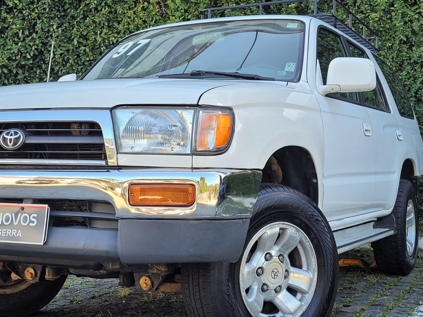 toyota hilux sw4 4x4 3.0  tb diesel14