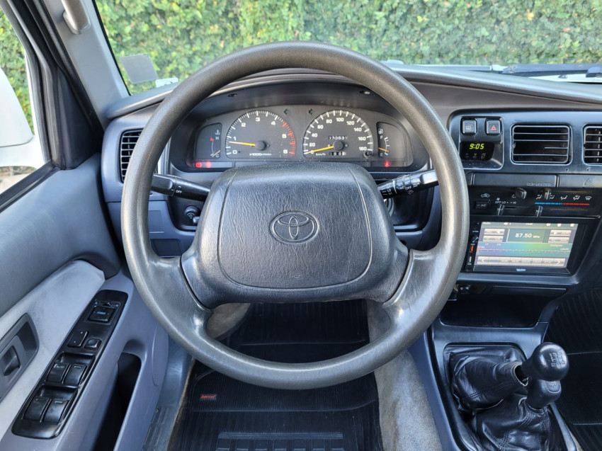 toyota hilux sw4 4x4 3.0  tb diesel10