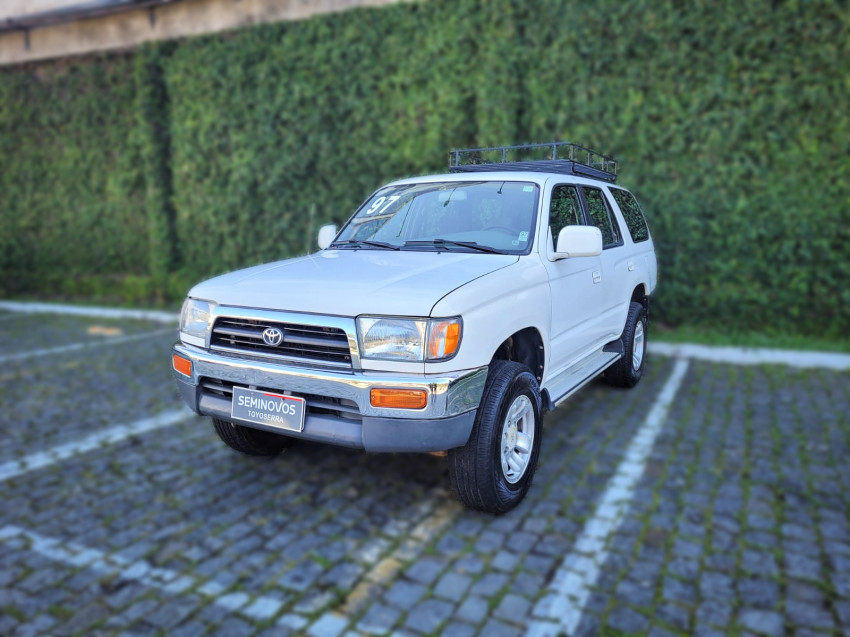toyota hilux sw4 4x4 3.0  tb diesel2