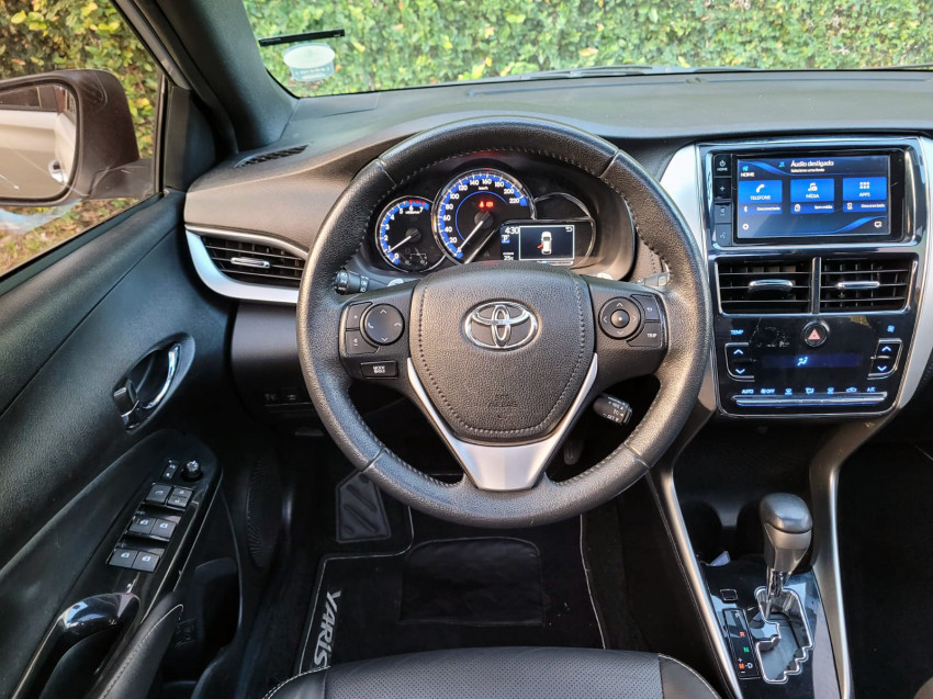 toyota yaris xls connect 1.5 flex  automatico10