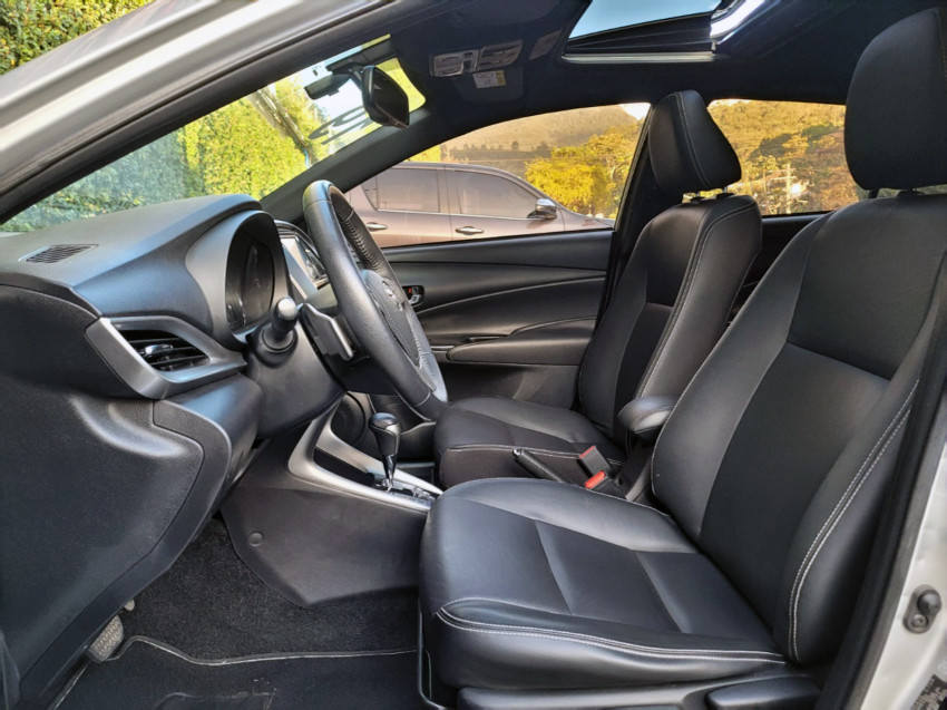 toyota yaris xls connect 1.5 flex  automatico7