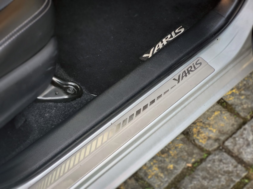 toyota yaris xls connect 1.5 flex  automatico17