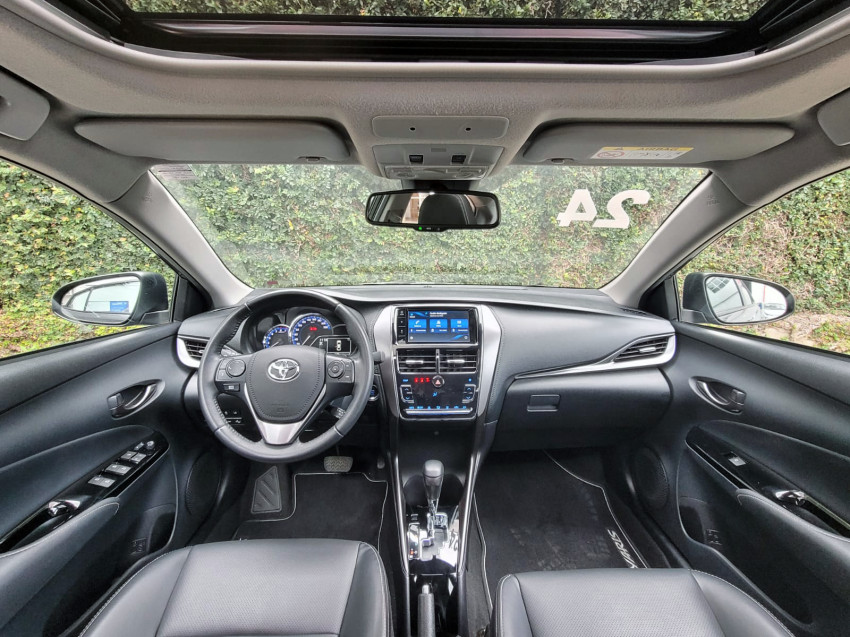 baixa km! - toyota yaris xls sedan 1.5 flex  automatico17