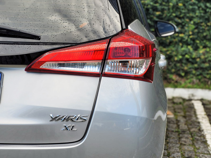toyota yaris xl plus con. 1.5 flex  automatico16