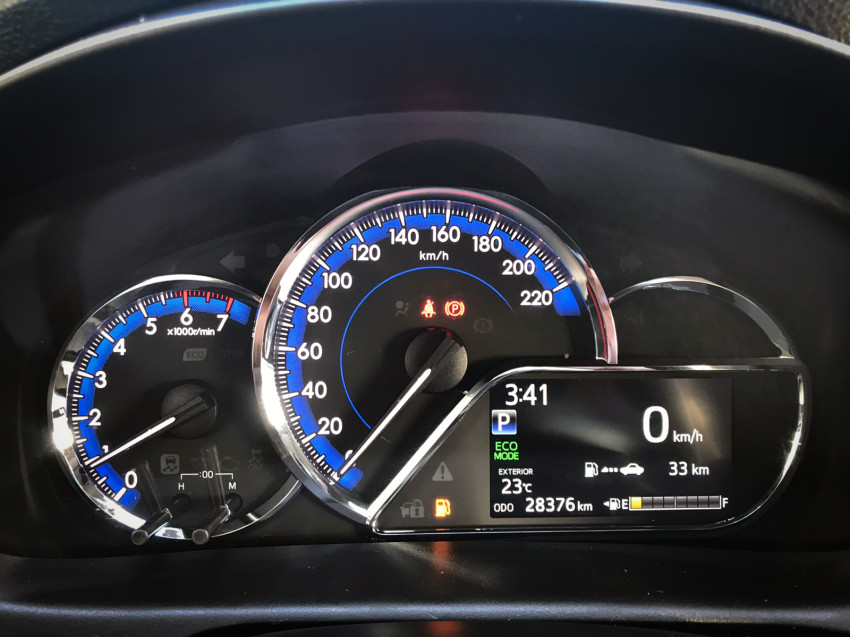 baixa km! - toyota yaris xls sedan 1.5 flex  automatico9