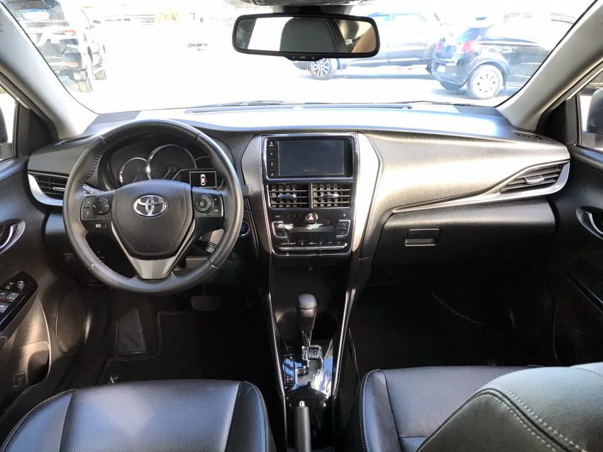 baixa km! - toyota yaris xls sedan 1.5 flex  automatico6