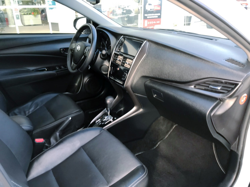 baixa km! - toyota yaris xls sedan 1.5 flex  automatico10