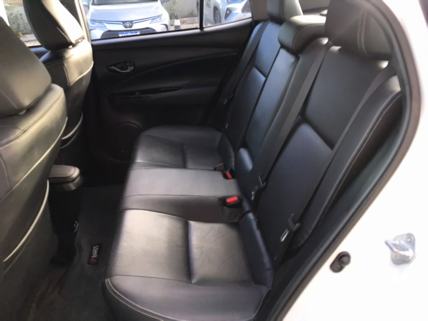 baixa km! - toyota yaris xls sedan 1.5 flex  automatico8