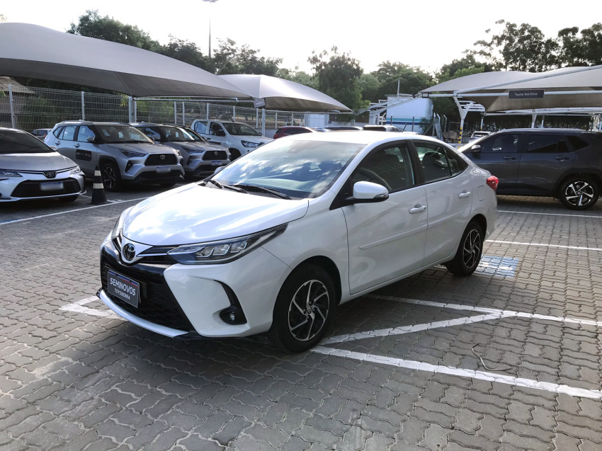 baixa km! - toyota yaris xls sedan 1.5 flex  automatico1