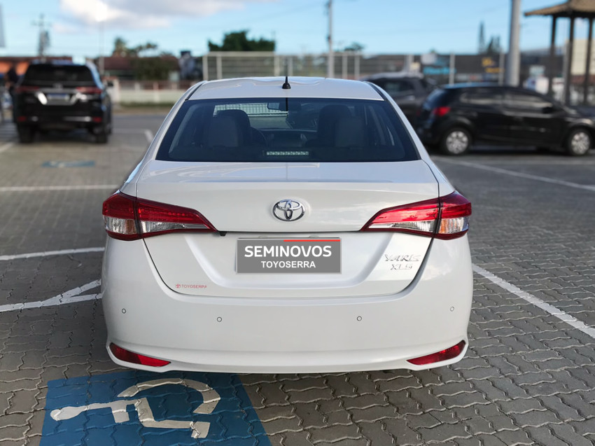 baixa km! - toyota yaris xls sedan 1.5 flex  automatico12
