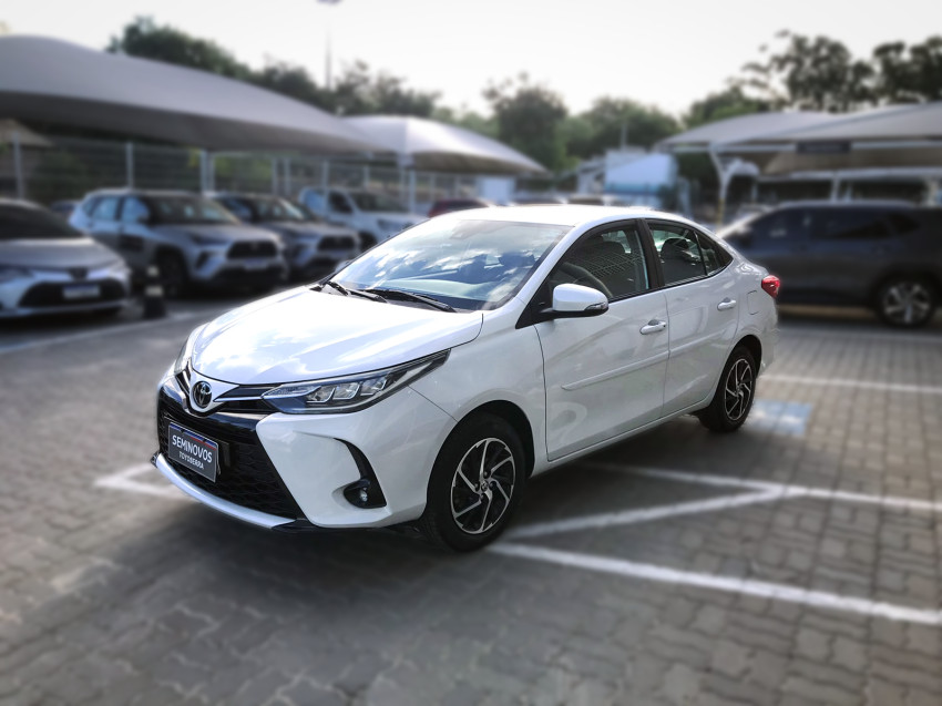 baixa km! - toyota yaris xls sedan 1.5 flex  automatico2