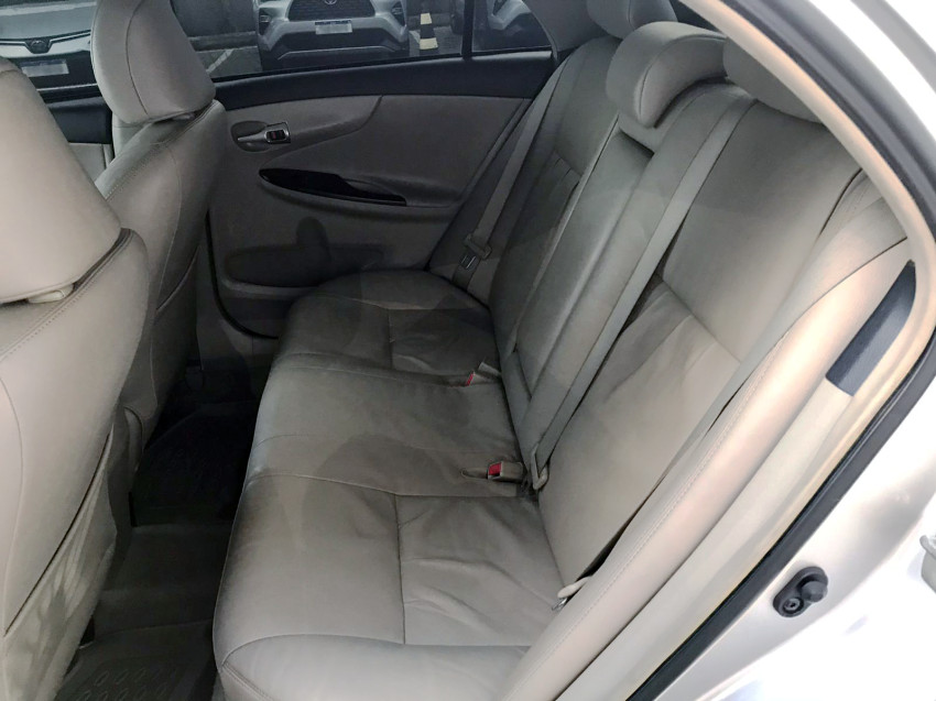 toyota corolla altis/a.premiu. 2.0 flex  automatico8
