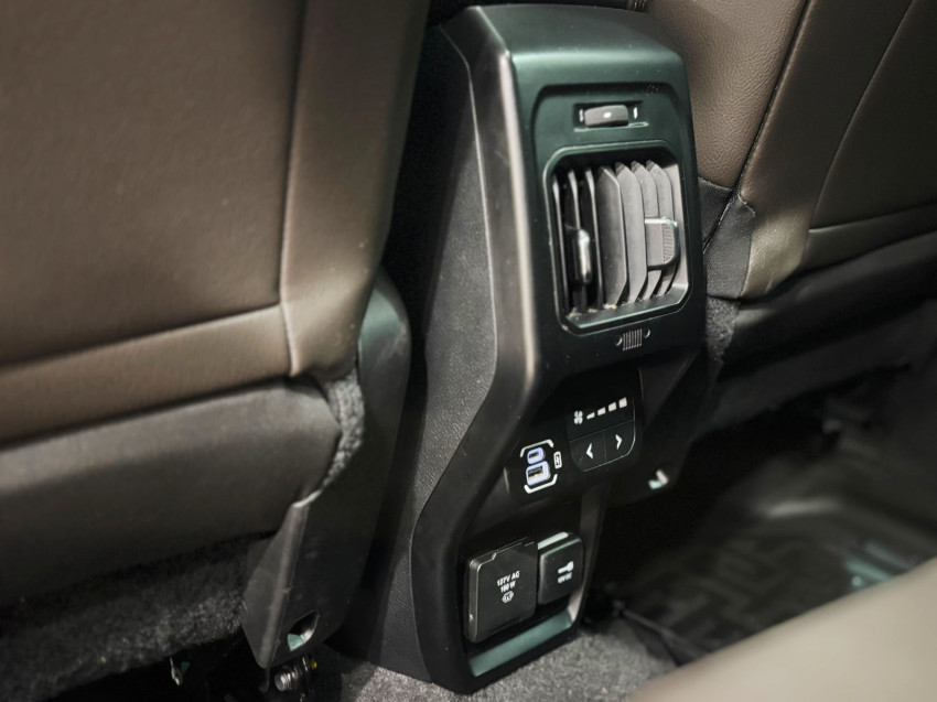 jeep commander overland t270 1.3 tb flex automatico22