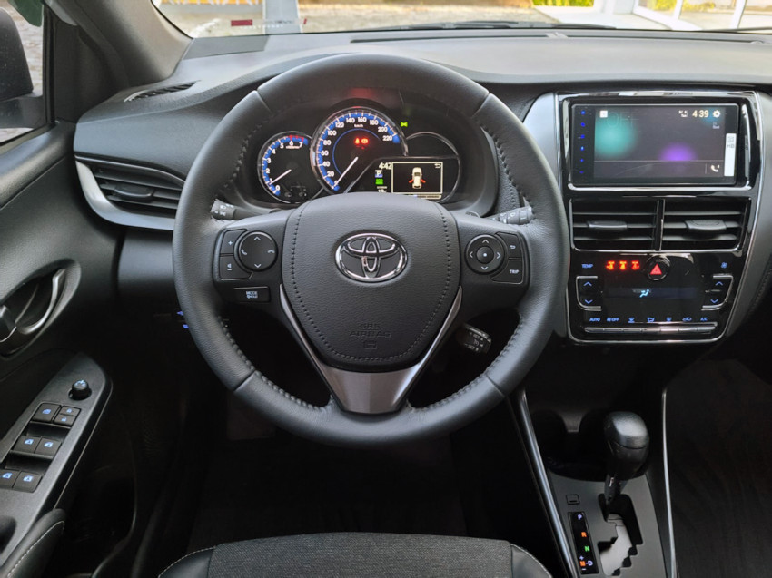baixa km! - toyota yaris xs 1.5 flex  automatico10