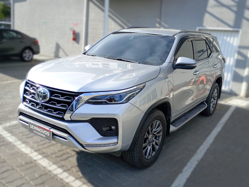 toyota hilux sw4 srx 4x4 2.8  dies. automatico1