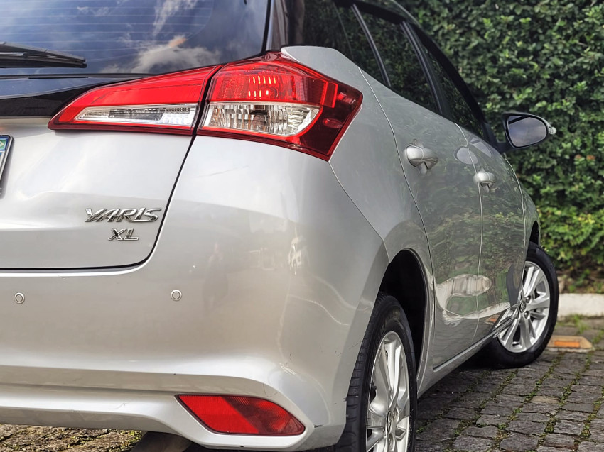 baixa km! - toyota yaris xl 1.3 flex  automatico16