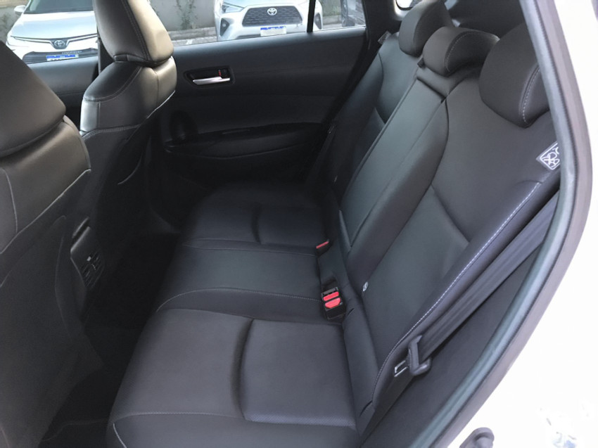 toyota corolla cross xrv 1.8  automatico (hibrido)8