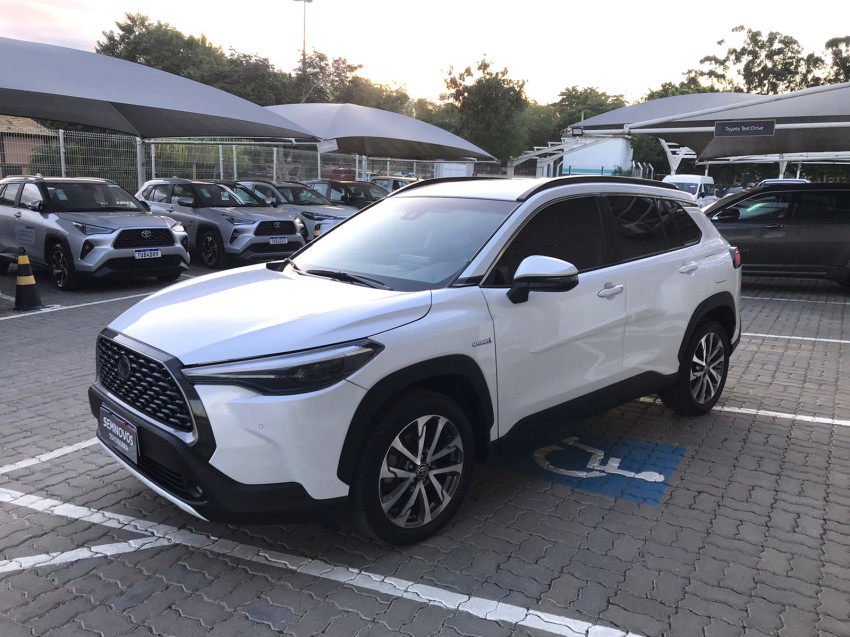 toyota corolla cross xrv 1.8  automatico (hibrido)1