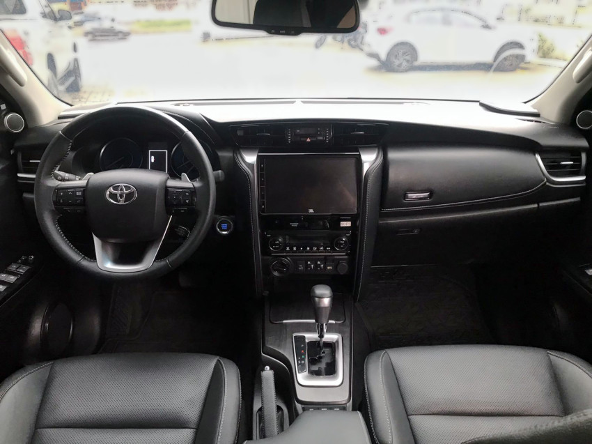 toyota hilux sw4 srx plat. 4x4 2.8 tb die. automatico6