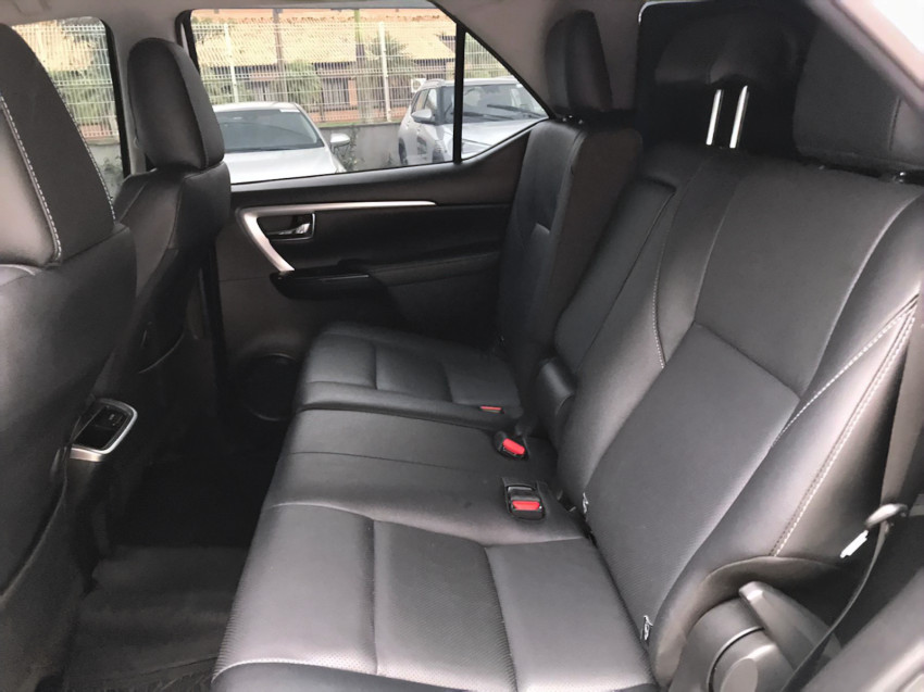 toyota hilux sw4 srx plat. 4x4 2.8 tb die. automatico8